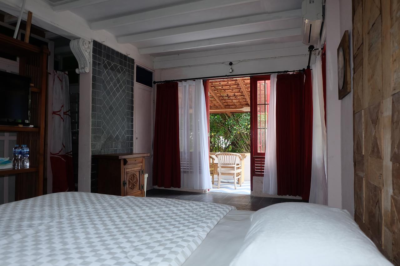 Villa Isabella Putri B&B Джепара Екстер'єр фото